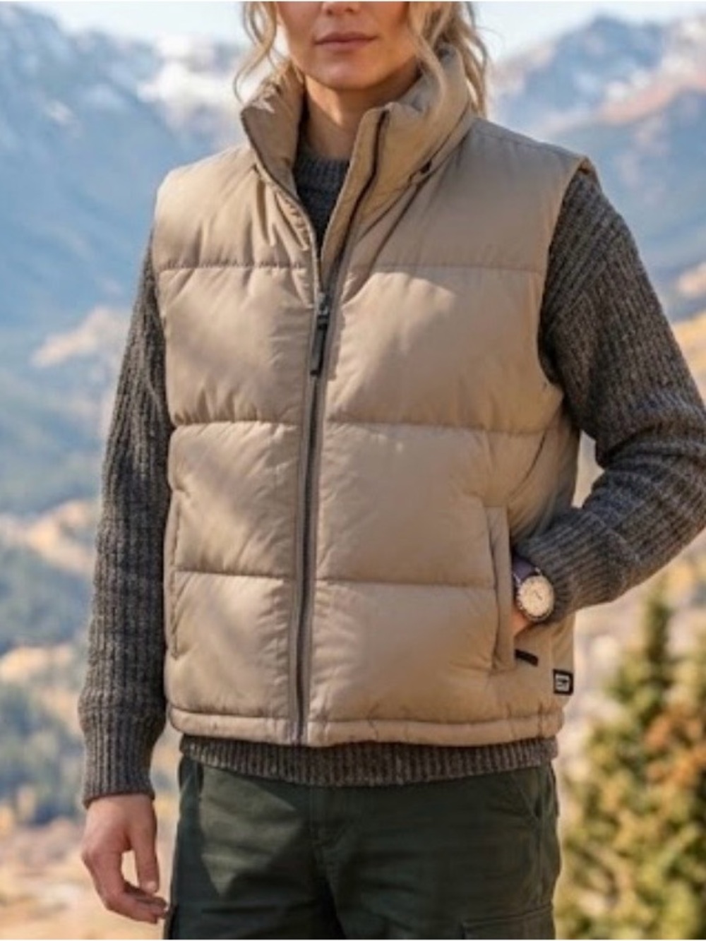 Aritzia The Super Puff down vest tan snap closure medium